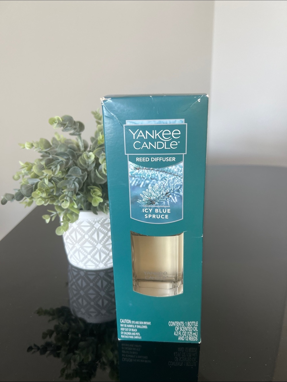 Yankee Candle Reed Diffuser (Retired) - Icy Blue Spruce 4.2 oz
